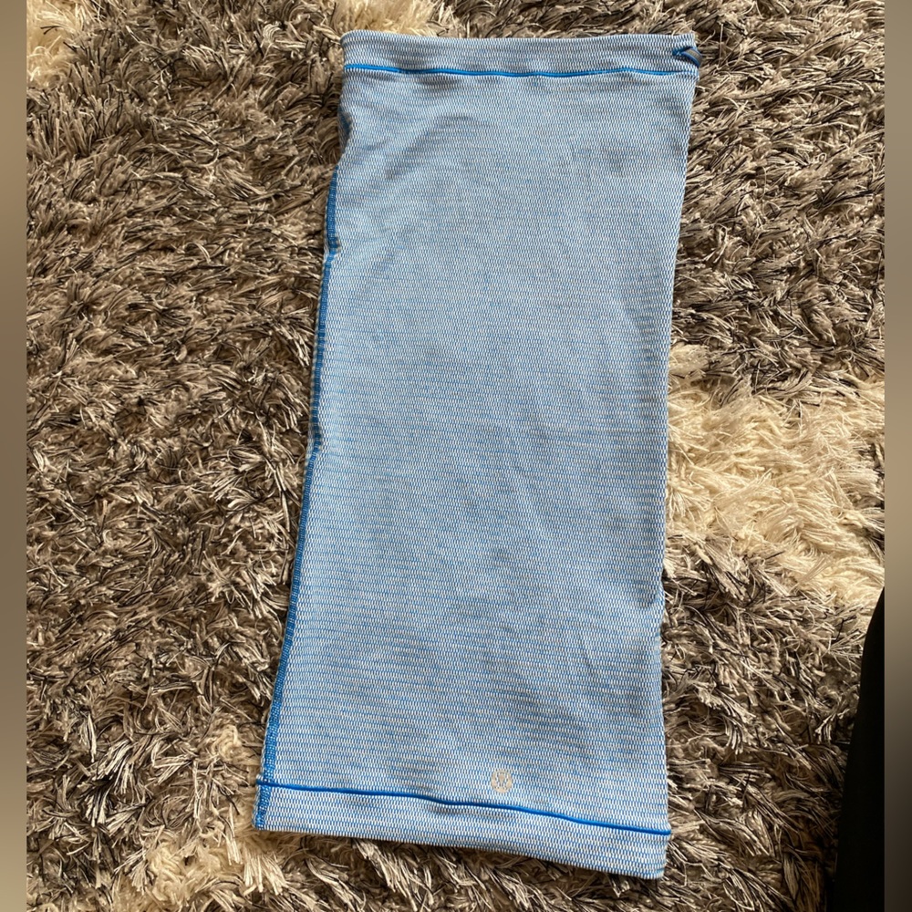 Lululemon reversible women’s neck warmer